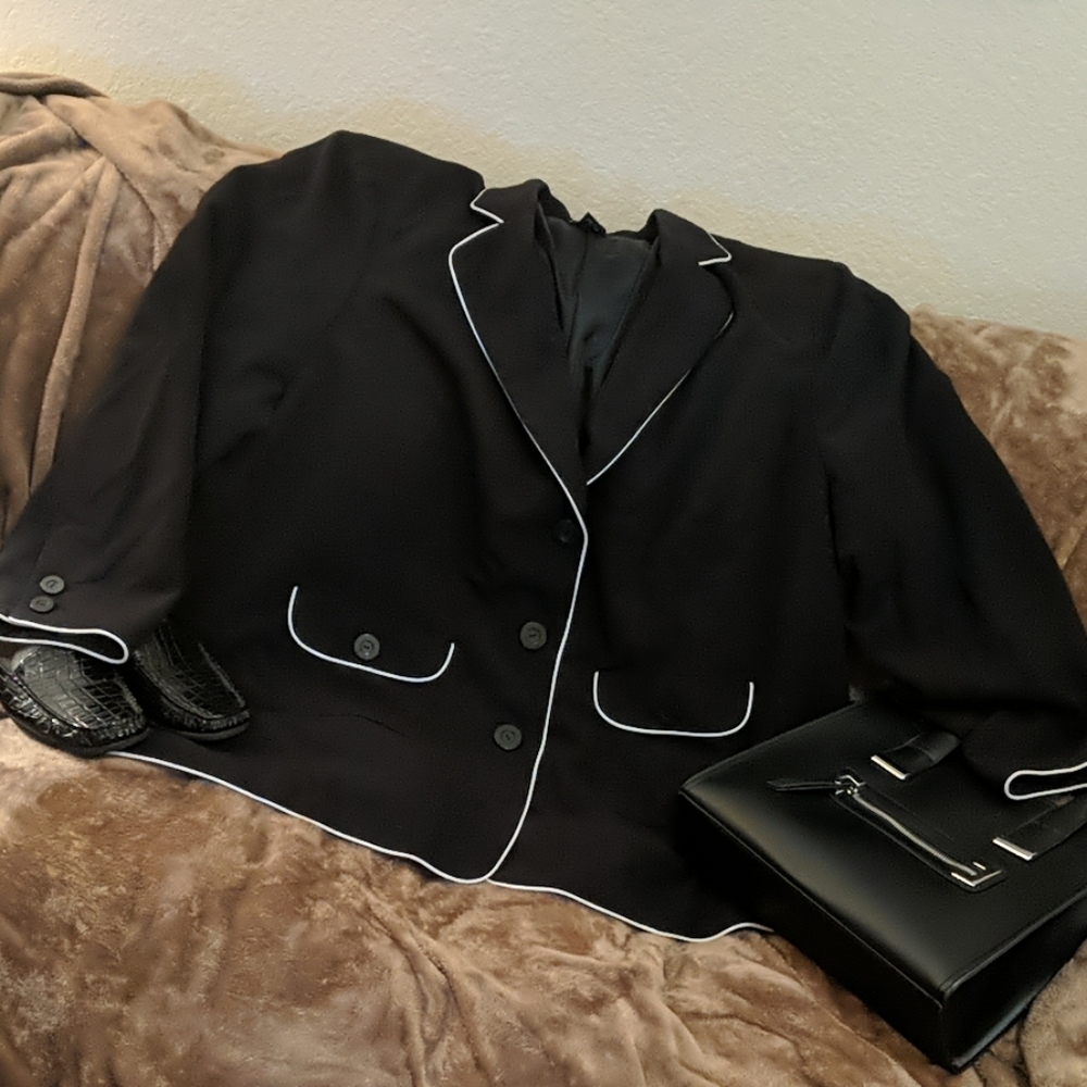 Maggie Barnes by Catherines 5X Black White Jacket